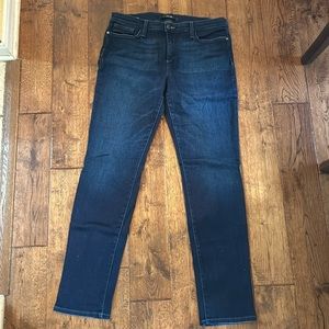 Joe’s Jeans Straight Leg, Size 31